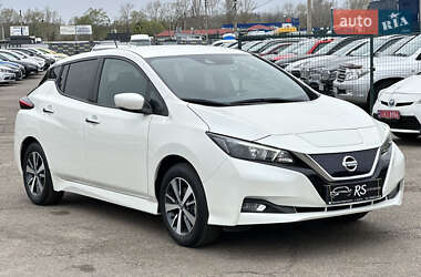 Хэтчбек Nissan Leaf 2021 в 