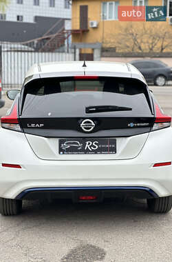 Хэтчбек Nissan Leaf 2021 в 