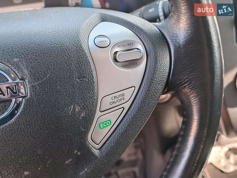 Хэтчбек Nissan Leaf 2015 в Харькове