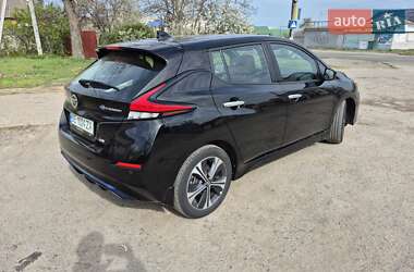 Хетчбек Nissan Leaf 2021 в 
