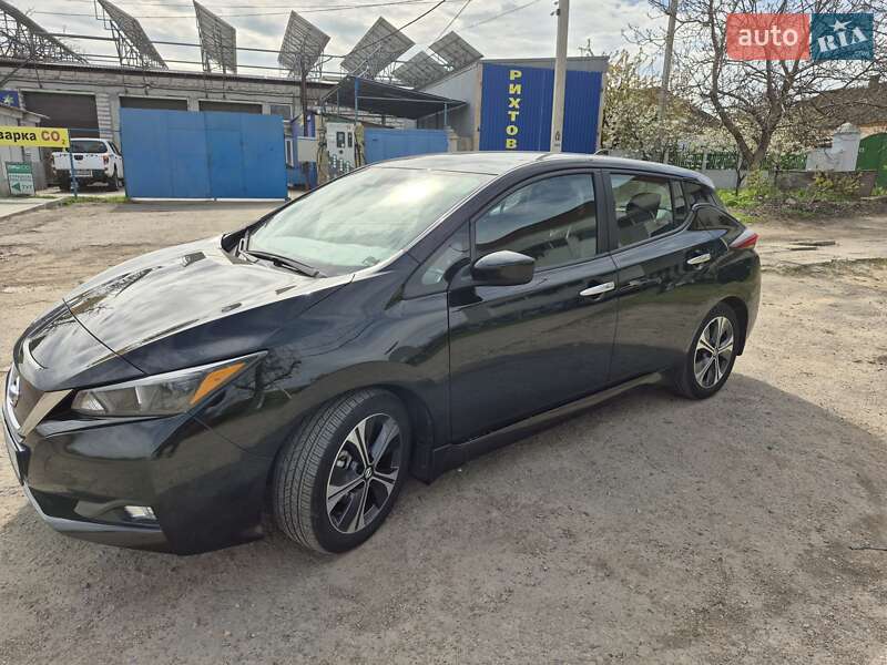 Хетчбек Nissan Leaf 2021 в 