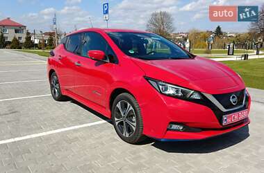 Хэтчбек Nissan Leaf 2019 в 