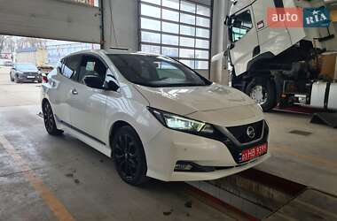 Хэтчбек Nissan Leaf 2019 в 