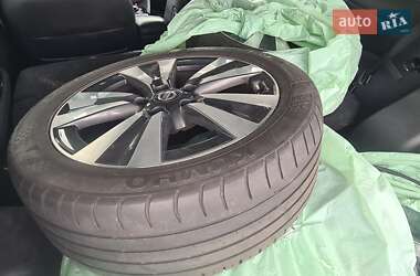 Хэтчбек Nissan Leaf 2019 в 