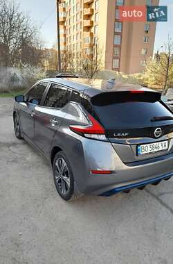 Хэтчбек Nissan Leaf 2018 в 