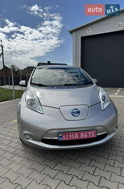 Хэтчбек Nissan Leaf 2014 в 