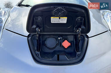 Хэтчбек Nissan Leaf 2014 в 