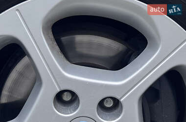 Хэтчбек Nissan Leaf 2011 в 