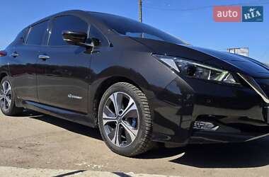 Хетчбек Nissan Leaf 2018 в  фото 30 Хетчбек Nissan Leaf 2018 в