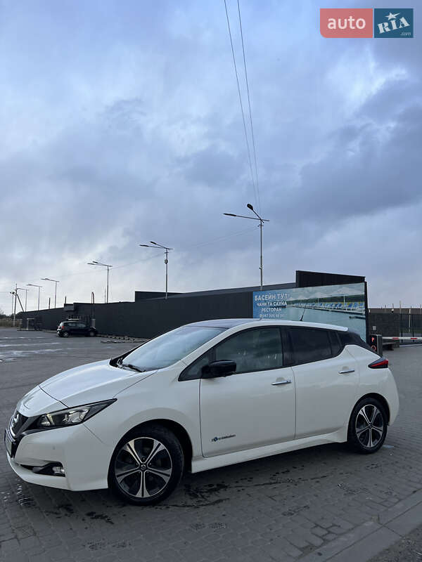 Хэтчбек Nissan Leaf 2018 в Львове
