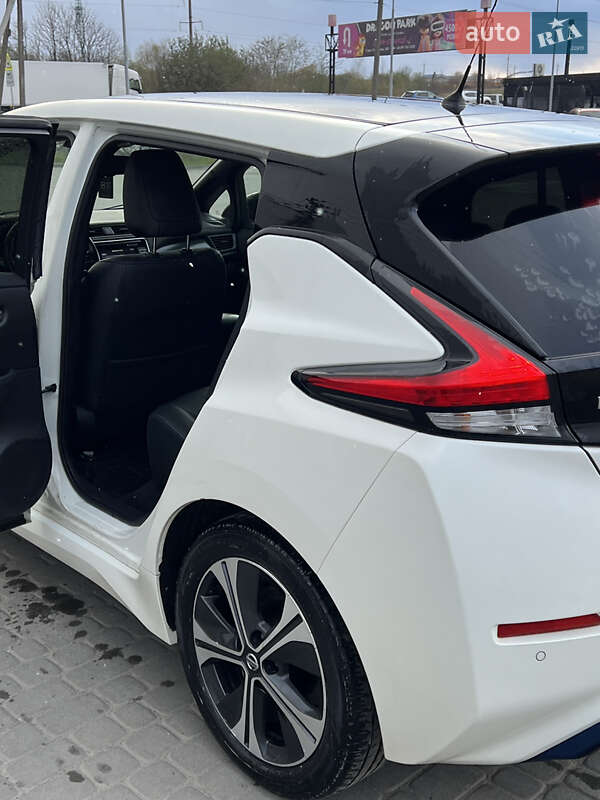 Хэтчбек Nissan Leaf 2018 в Львове