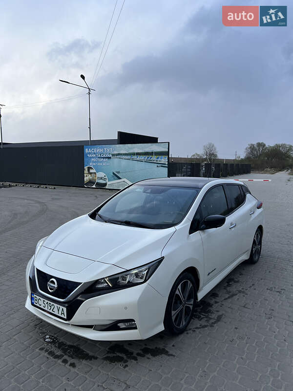 Хэтчбек Nissan Leaf 2018 в Львове