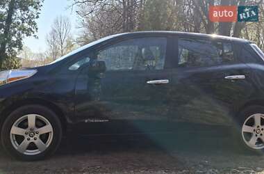 Хэтчбек Nissan Leaf 2015 в 