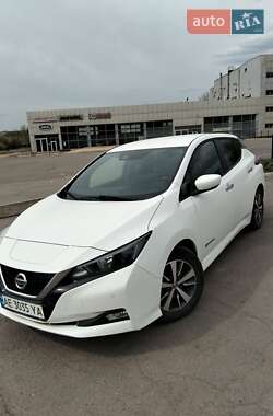 Хэтчбек Nissan Leaf 2018 в 