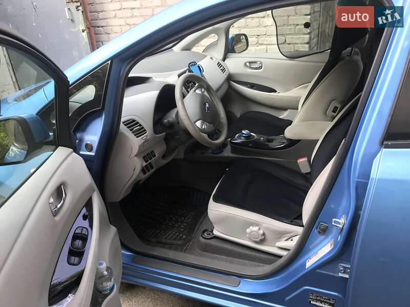 Хетчбек Nissan Leaf 2011 в Львові