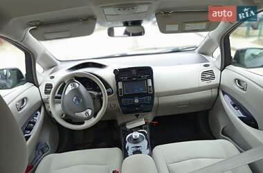 Хэтчбек Nissan Leaf 2012 в 