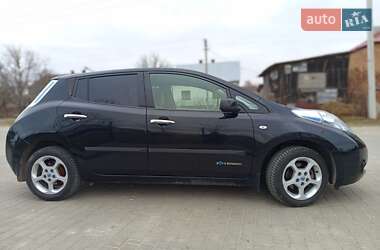 Хэтчбек Nissan Leaf 2012 в 
