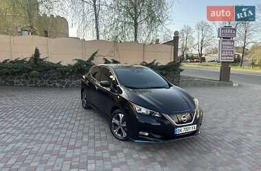 Хэтчбек Nissan Leaf 2021 в 