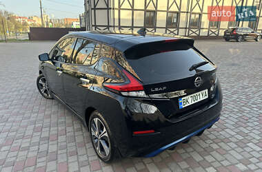 Хэтчбек Nissan Leaf 2021 в 