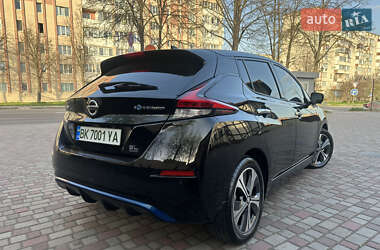 Хэтчбек Nissan Leaf 2021 в 