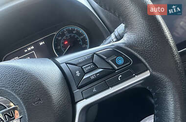 Хэтчбек Nissan Leaf 2021 в 