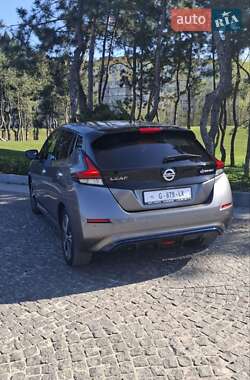 Хэтчбек Nissan Leaf 2019 в 