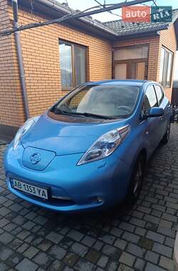 Хэтчбек Nissan Leaf 2011 в 