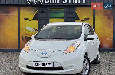 Хэтчбек Nissan Leaf 2013 в 