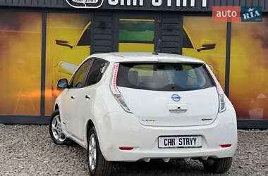 Хэтчбек Nissan Leaf 2013 в 