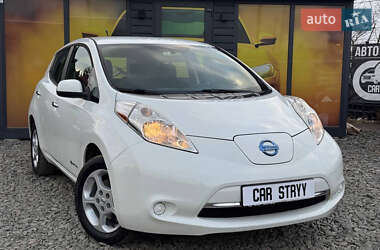 Хэтчбек Nissan Leaf 2013 в 