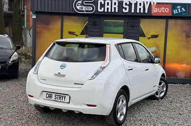 Хэтчбек Nissan Leaf 2013 в 