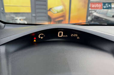 Хэтчбек Nissan Leaf 2013 в 