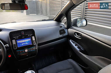 Хэтчбек Nissan Leaf 2014 в 