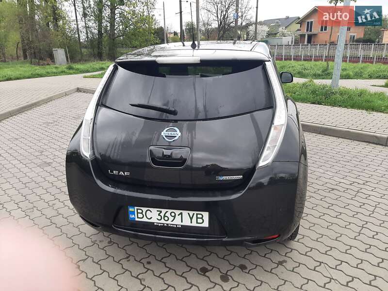 Хэтчбек Nissan Leaf 2016 в Львове