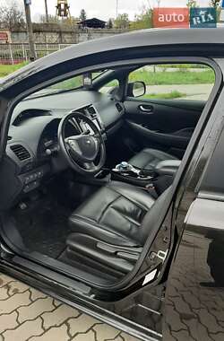 Хэтчбек Nissan Leaf 2016 в 
