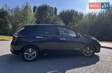Хэтчбек Nissan Leaf 2019 в 