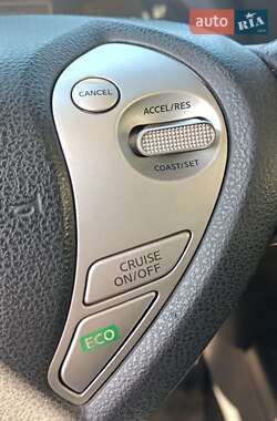 Хетчбек Nissan Leaf 2013 в 
