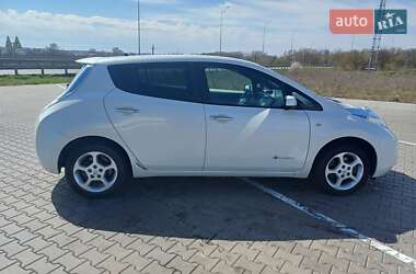 Хэтчбек Nissan Leaf 2017 в 