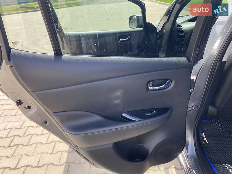 Хетчбек Nissan Leaf 2015 в Ланівці
