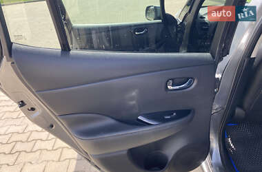 Хэтчбек Nissan Leaf 2015 в 