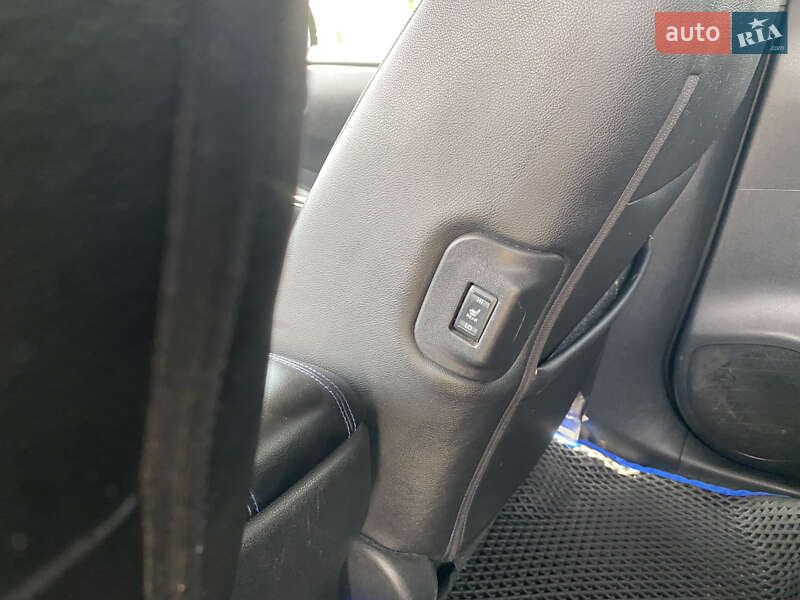 Хетчбек Nissan Leaf 2015 в Ланівці