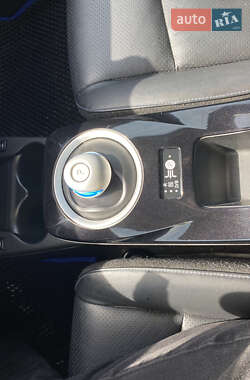 Хэтчбек Nissan Leaf 2015 в 