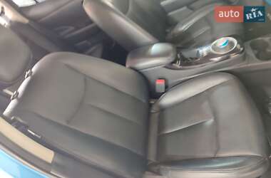 Хэтчбек Nissan Leaf 2013 в 