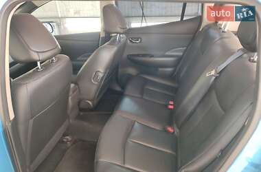 Хэтчбек Nissan Leaf 2013 в 