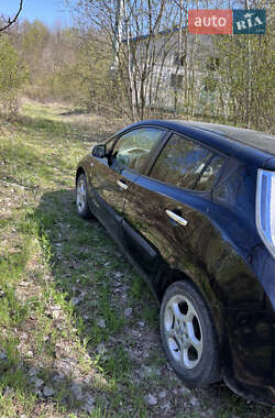 Хэтчбек Nissan Leaf 2012 в 