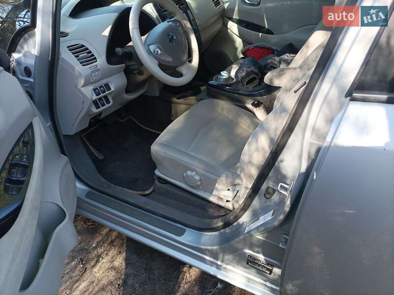 Nissan Leaf 2011