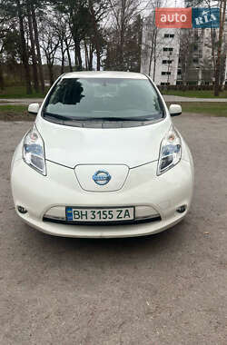 Хэтчбек Nissan Leaf 2014 в 