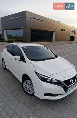 Хэтчбек Nissan Leaf 2021 в 