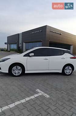 Хэтчбек Nissan Leaf 2021 в 