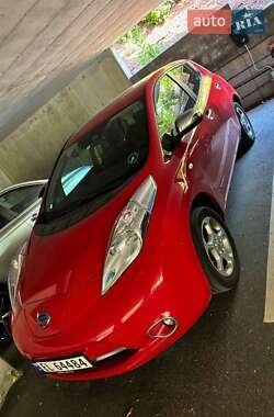 Хетчбек Nissan Leaf 2015 в Чернівцях